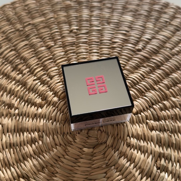 Givenchy PRISME LIBRE Limited Edition Loose Powder - Picture 9 of 11
